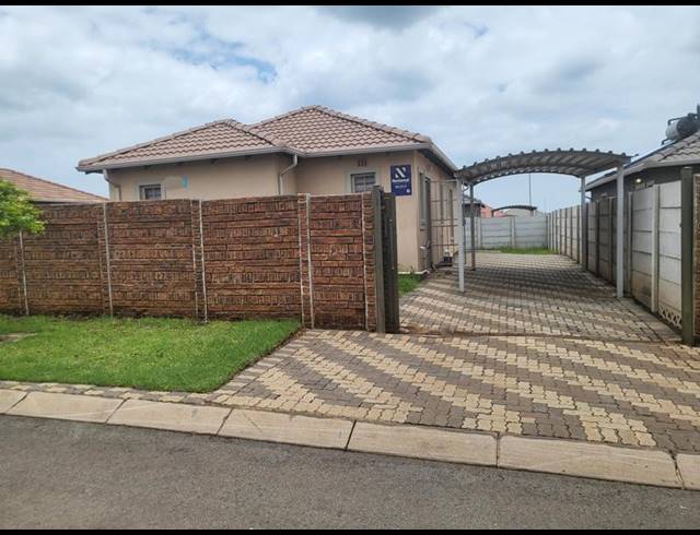 3 BEDROOM HOUSE FOR SALE IN SKY CITY